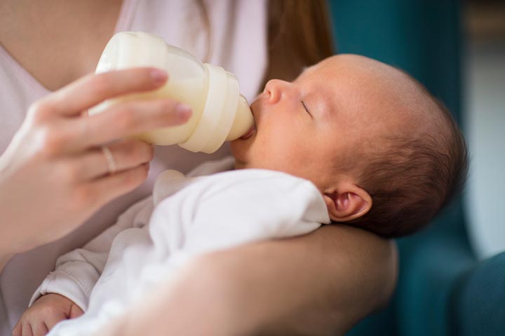 Should You Breastfeed Or Formula-Feed Your Baby