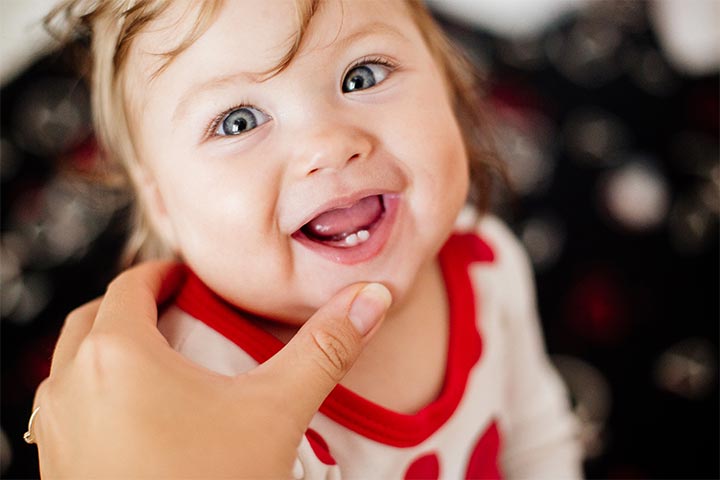 When Do Babies Start Showing Signs Of Teething