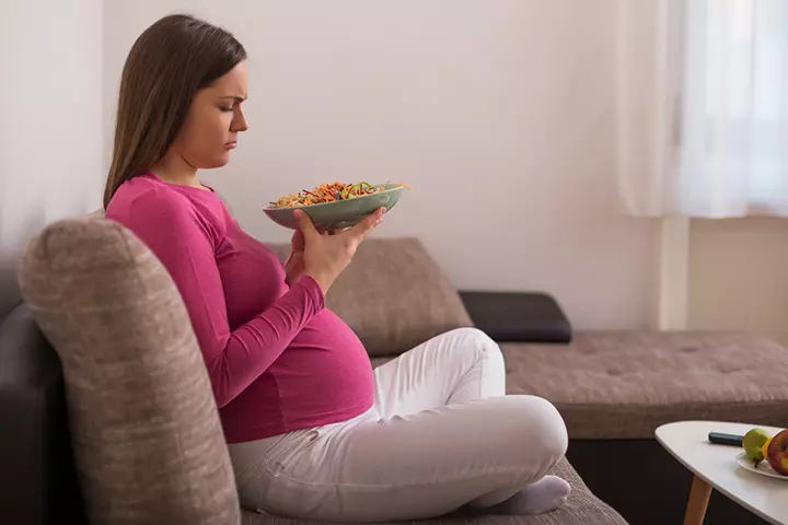 Women Experience Strange Food Cravings During Pregnancy