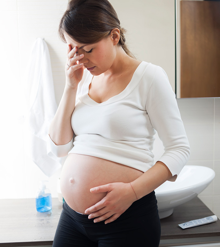 Newborn Belly Button Bleeding: What's Normal & When To Worry