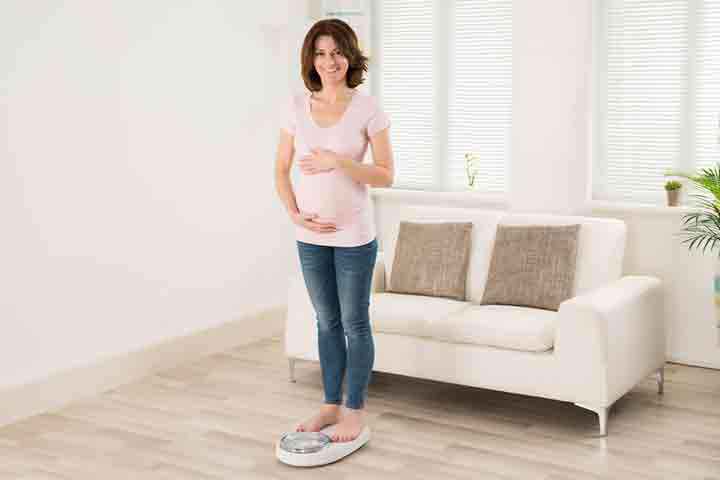 Women gain 1 to 4.5 pounds weight in first trimester