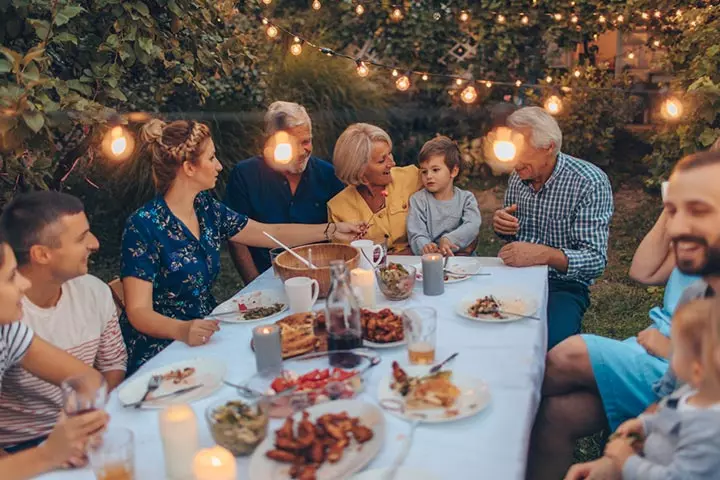 Use fairy lights and lanterns for that cozy vibe to the entire venue. 