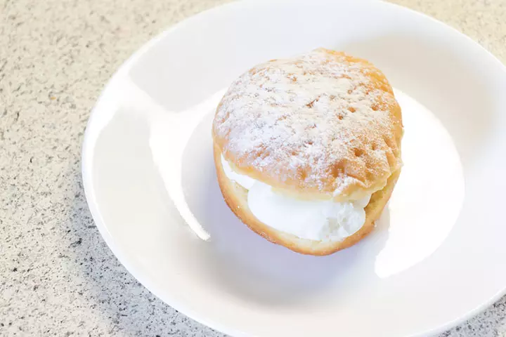 Mayonnaise donuts