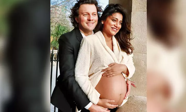 Shriya Saran Says Her Baby Girl Is Nine-Months3