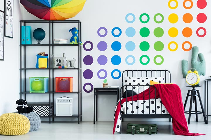 Eye-catchy statement piece in bedroom ideas for teens
