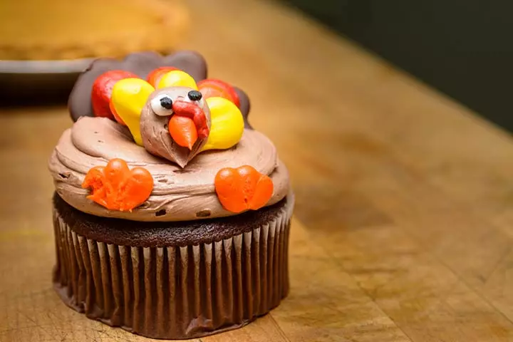  The Best Thanksgiving Cupcakes For The Holiday Dessert Table