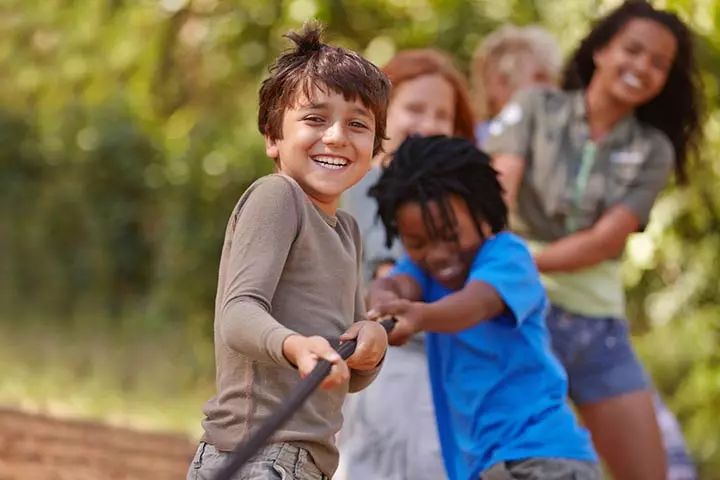 Tug of war outdoor party games for kids