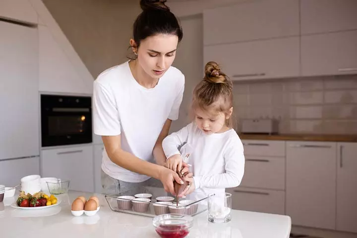 Cupcake bakery, dramatic pretend play for toddlers