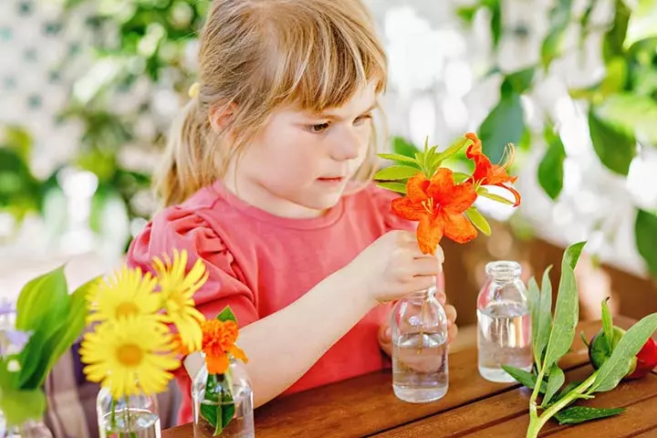 Perfume factory, dramatic pretend play for toddlers