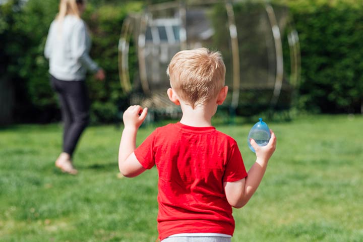 Water balloon target practice summer activities for toddlers