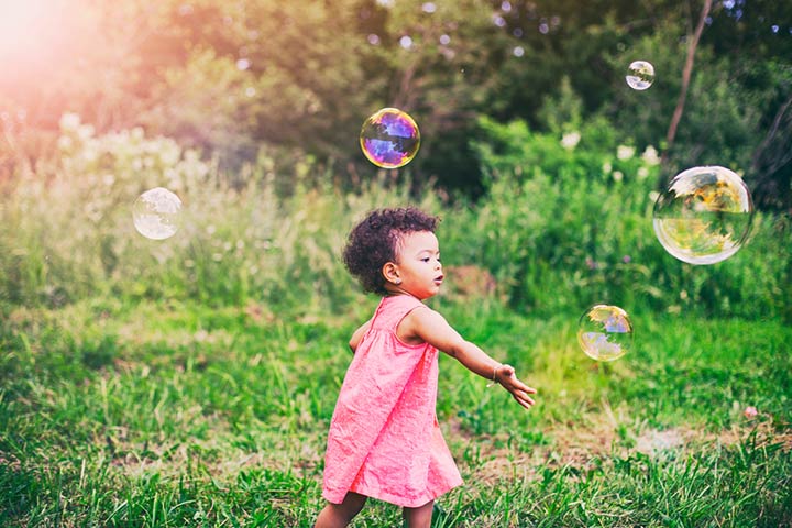 Bubbles summer activities for toddlers