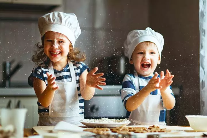 Restaurant manager, dramatic pretend play for toddlers