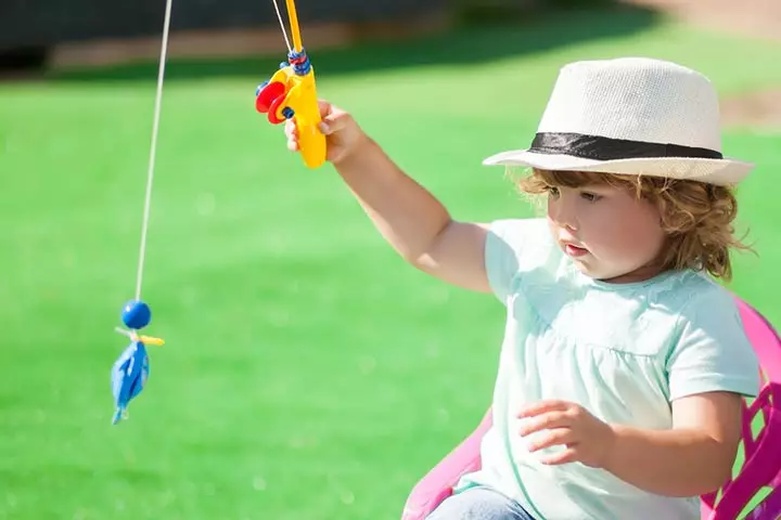 Go fishing dramatic play for toddlers