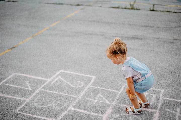 Hopscotch outdoor party games for kids
