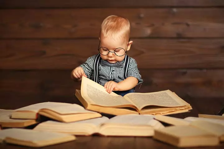 Library play, dramatic pretend play for toddlers