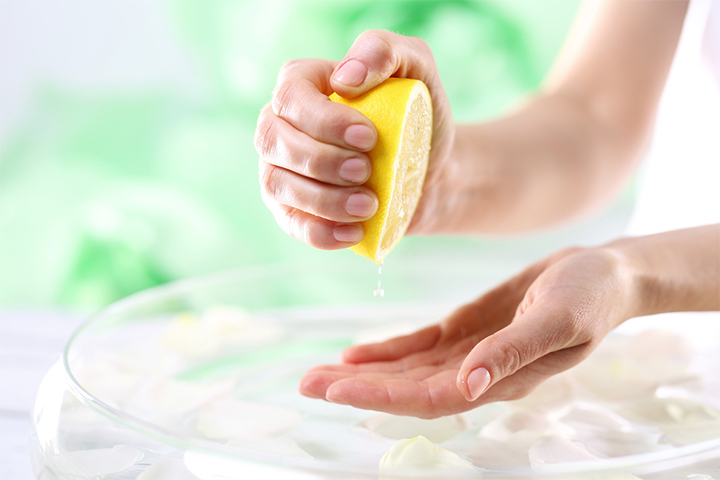 Adding lemon juice to the bathwater may prevent body odor