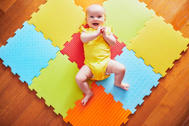 Allow free movement as gross motor activities for infants