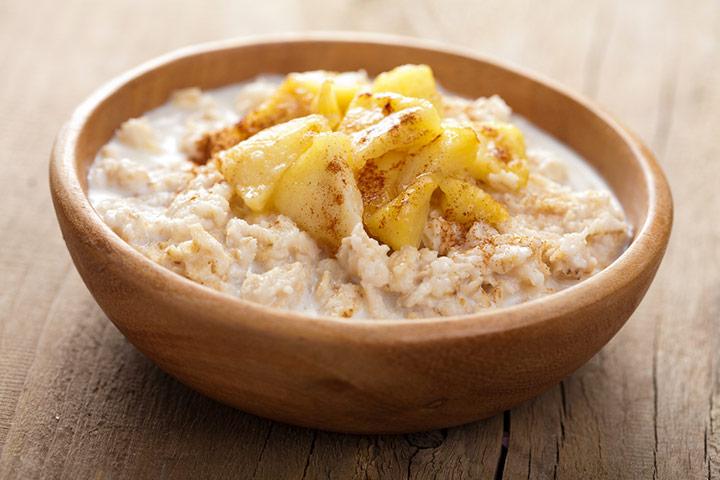 Apple and cinnamon oatmeal hot lunch ideas for kids