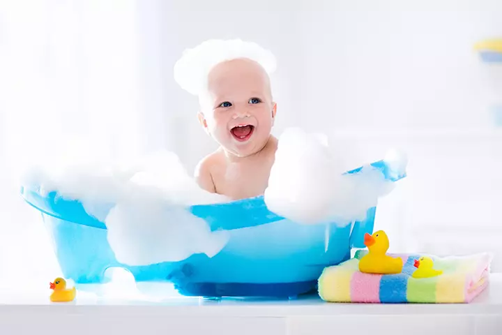 Bathtime 1st birthday photoshoot ideas