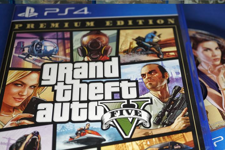  Take 2 NG GTA 5 Premium - PS4 : Video Games