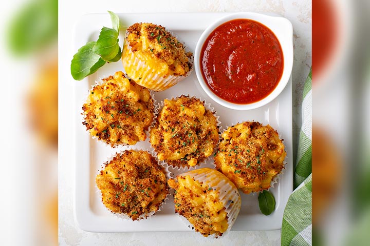 Macaroni and cheese muffins hot lunch ideas for kids