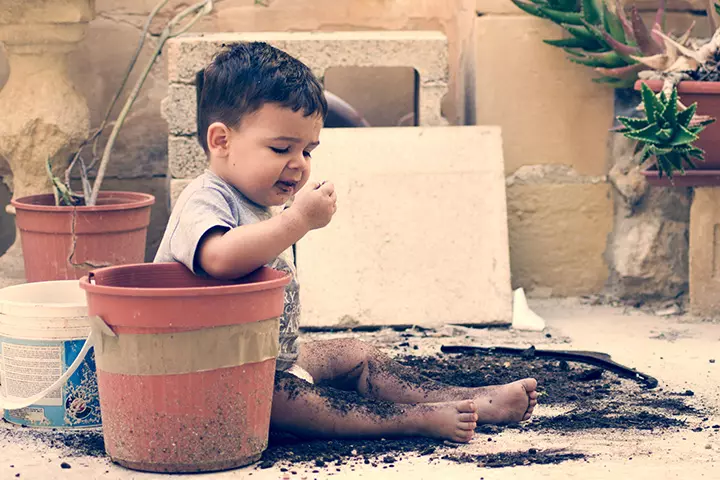 Messy playtime-themed 1st birthday photoshoot ideas