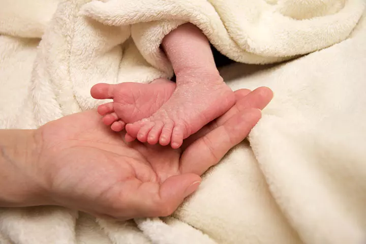 Newborns may not need lotion as their skin remains moist until the vernix leaves