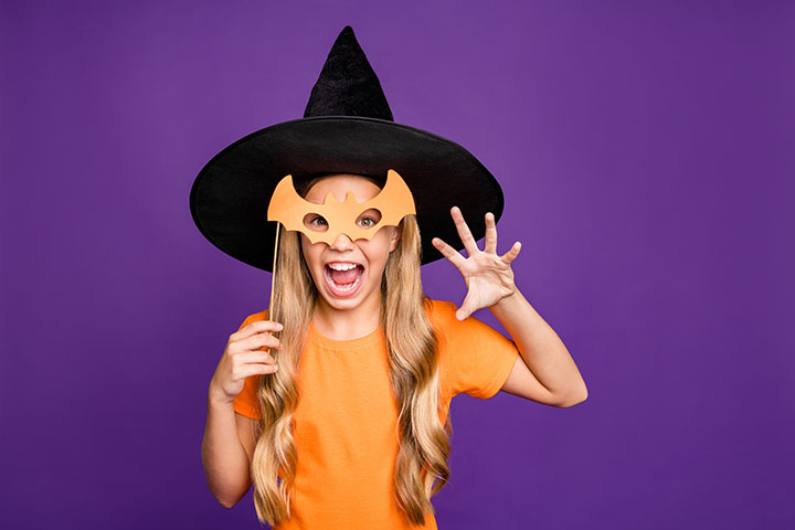 Plan the Halloween-themed party