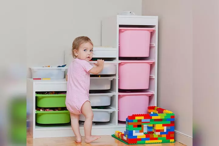 Plastic baskets for kids room storage ideas