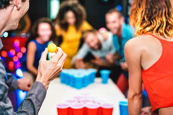 Prosecco pong game for adult