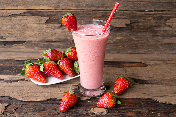 Strawberry cheesecake smoothie for toddlers