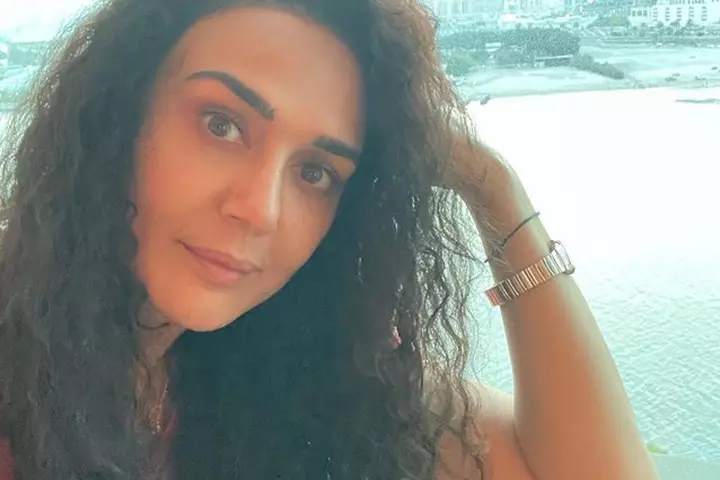 whole family, Gene, Jai, and Gia included