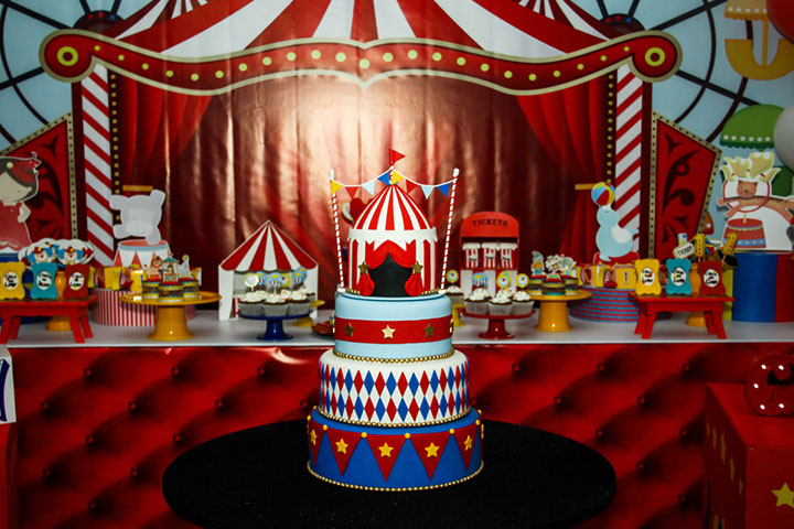 Carnival circus cake smash