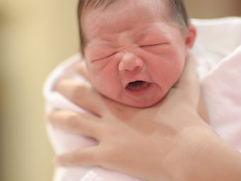 शिशुओं में चोकिंग: लक्षण, कारण व बचाव के टिप्स | Chote Bache Ko Choking Hone Par First Aid