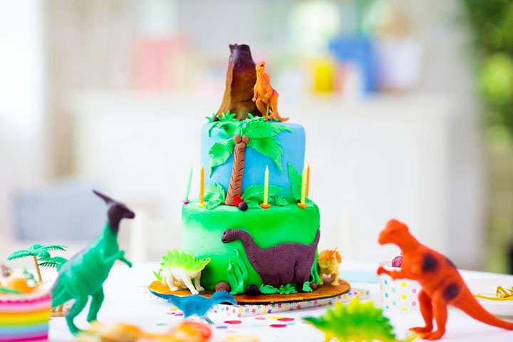 Dinosaur cake smash