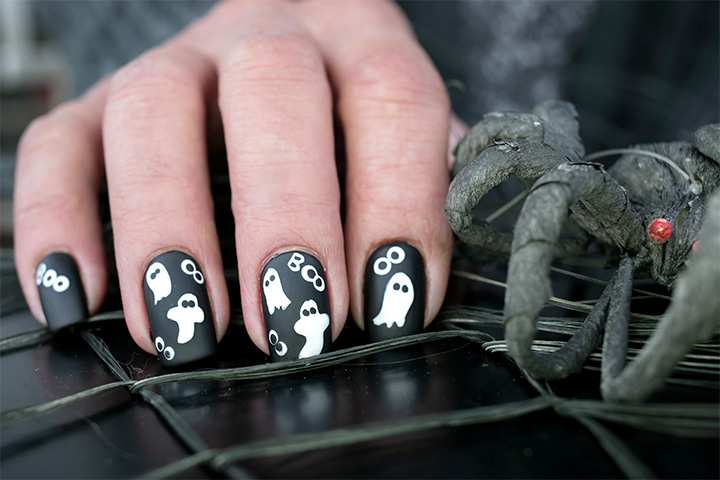 Ghost nail art