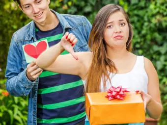 How To Tell If Someone Doesn’t Like You: 15 Clear Signs