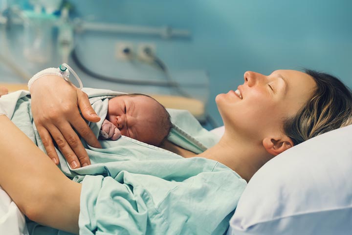 Start breastfeeding after delivery