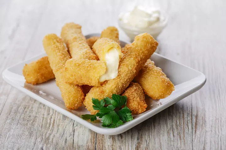 Cheesy zucchini sticks healthy snacks for kids