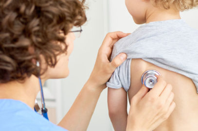儿童支气管炎：原因，症状，治疗和疗法