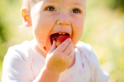 婴儿什么时候可以有草莓，好处和食谱