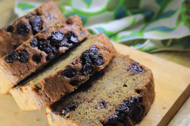 Banana bread with chocolate chips