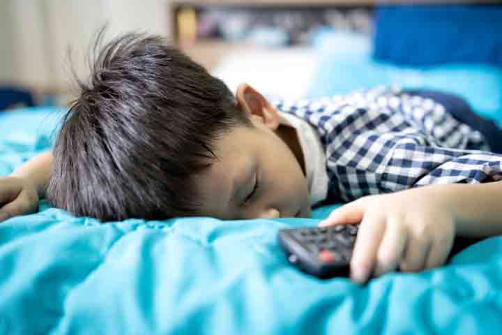 睡眠不好，极度疲劳是儿童嗜睡症的症状。