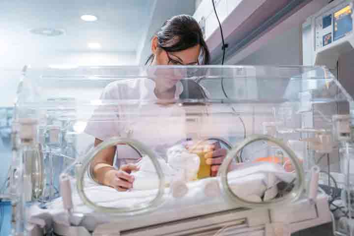 Antidepressant exposure late in the third trimester may cause neonatal complications