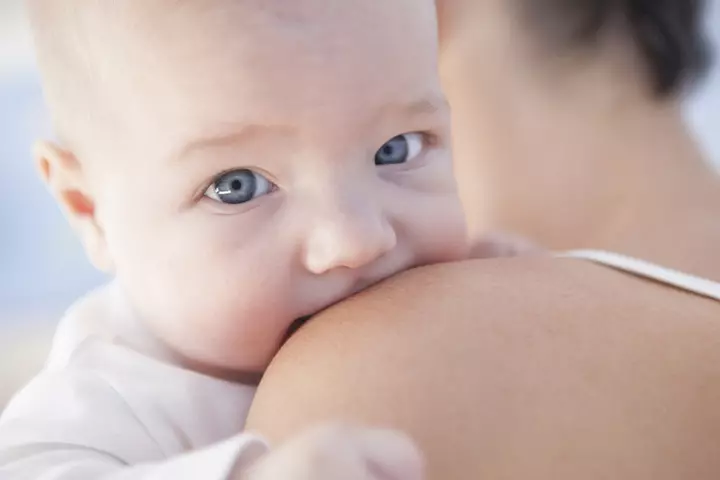 Supporting Your Baby’s Head