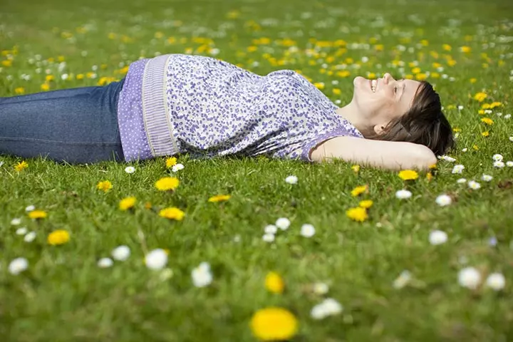 Can You Sunbathe While Pregnant