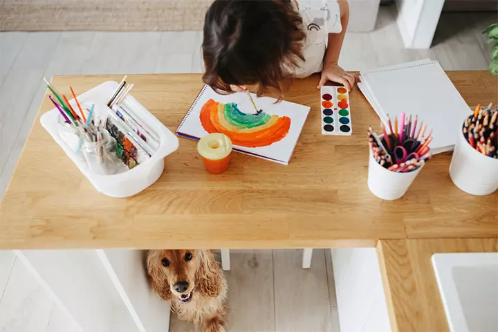 How To Avoid Dirtying Clothes While Drawing