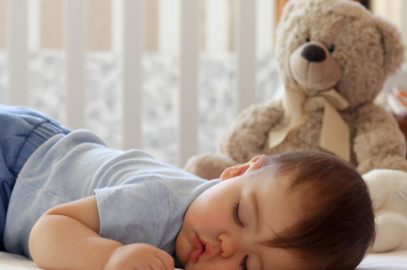 5个婴儿睡眠技巧，可以节省您的时间和神经