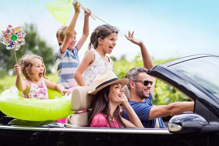 Carry Snacks And Games In The Car