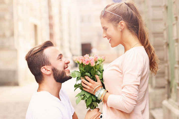 Confess your love with flowers and ask her to be your girlfriend